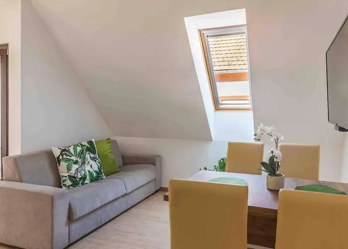 Veszprem, Modern Center Flat